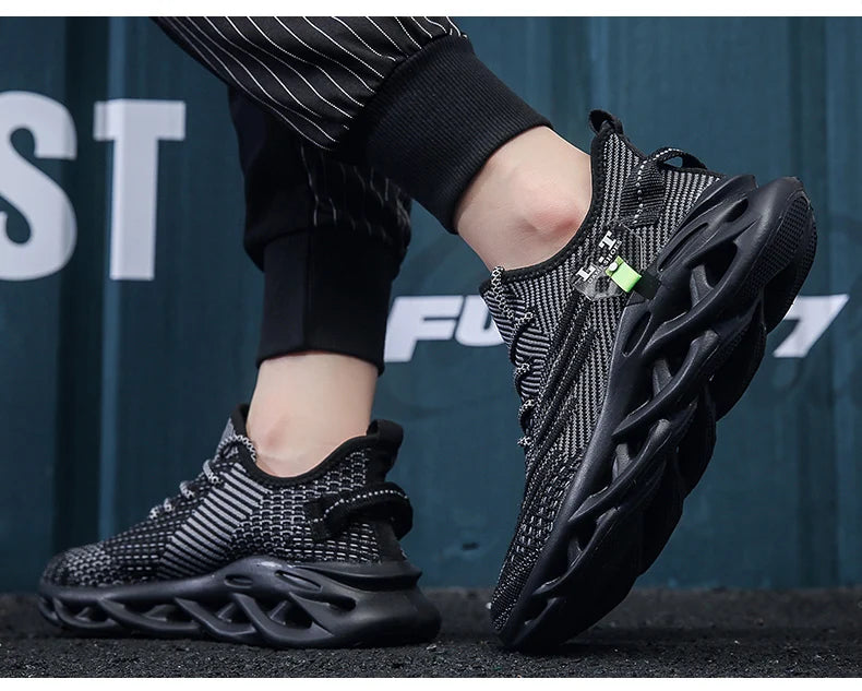 Breathable Men's Running Shoes Fashion Platform Men Casual Shoes Mesh Lightweight Anti-slip Outdoor Sneakers Work Black Tennis