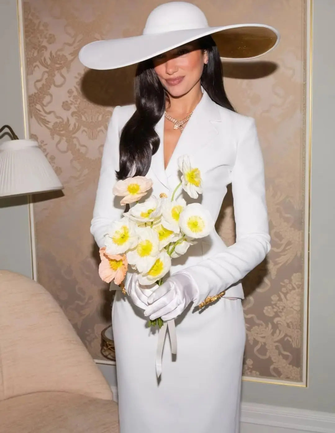 Wide Brim Hat – Vintage Style – Silhouette – White | KIMLUD