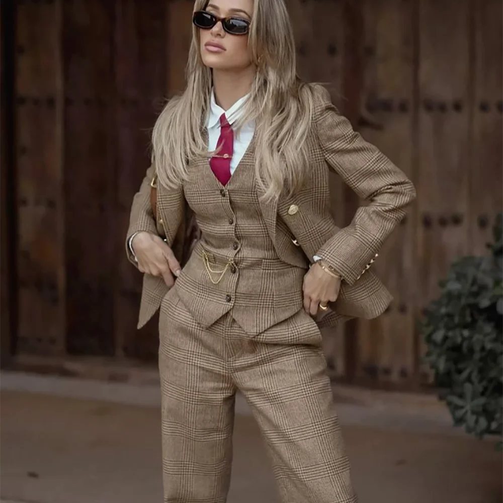 Customized Women's Suit Regular Fit Double Breasted Peak Lapel Formal Blazer Outfit Three Pieces Business New Matching Sets