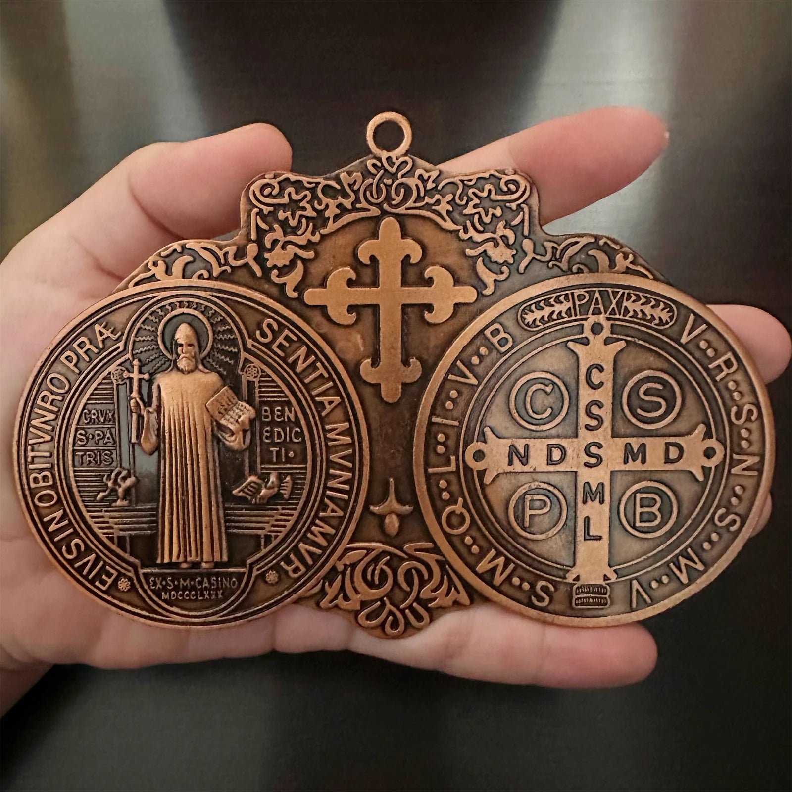 EXTRA LARGE 5.7X4 INCH ST BENEDICT CROSS MEDAL VINTAGE BRASS TONE FINISH FOR WALL OR DESK DISPLAY/MEDALLA DE SAN BENITO