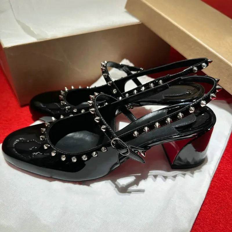 2025 New Style Thick Heel Rivet Mary Jane Shoes Female Summer French Temperament One-Word Buckle Strap Black Round Head Sandals