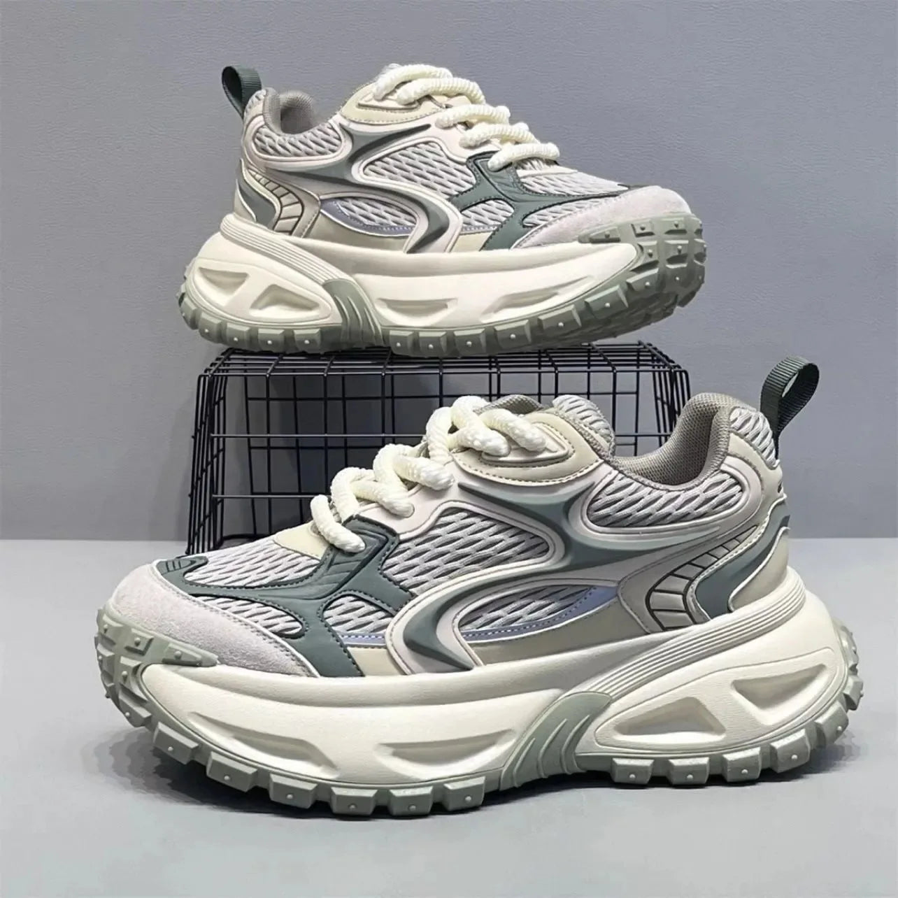 Casual Style Breathable Sporty Men's Shoes Thick Bottom Versatile High-End Lightweight Fashionable Dad Shoes Comfortable Wear