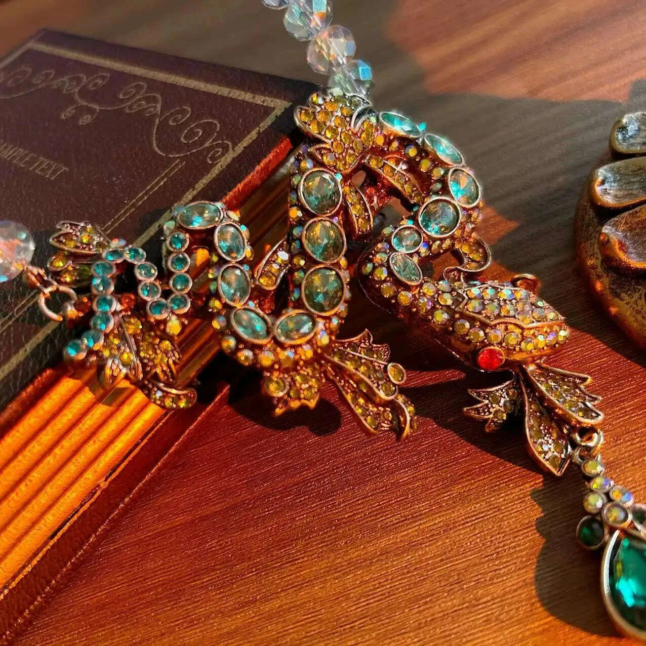 retro-snake-zodiac-animal-exaggerated-glass-rhinestone-necklace-kimlud-kimlud-33912736