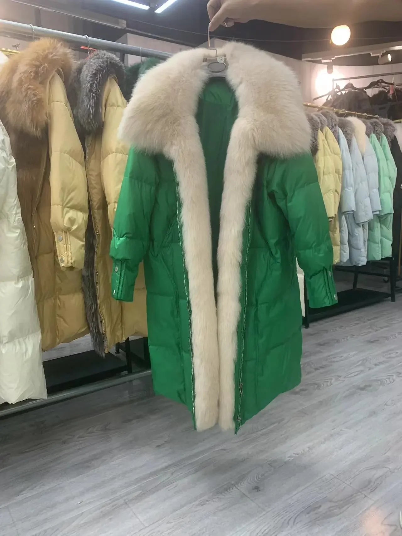 Hot Sales New Winter Long Goose Down Female Parka Fashion Thicken Warm Down Jacket with Large Real Fox Fur Collar Women Overcoat