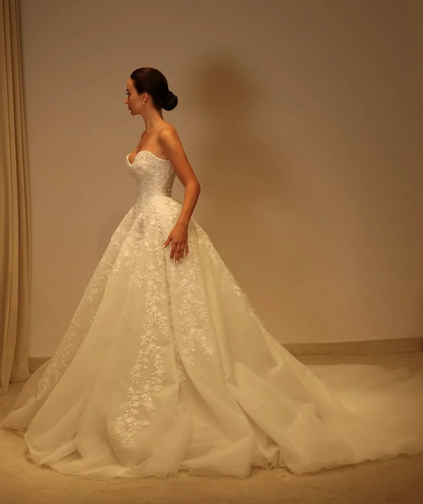 Arabic Applique Wedding Dresses Florals Gorgeous Bridal Gowns Beading Custom Made Bridal Dress Lace Up Back Pleated Draped