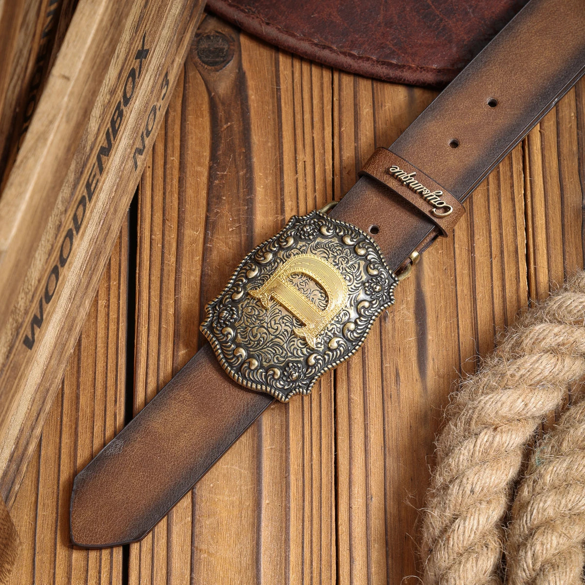 A PU belt suitable for both men and women, combining the style of western denim and retro, is perfect for daily casual outings