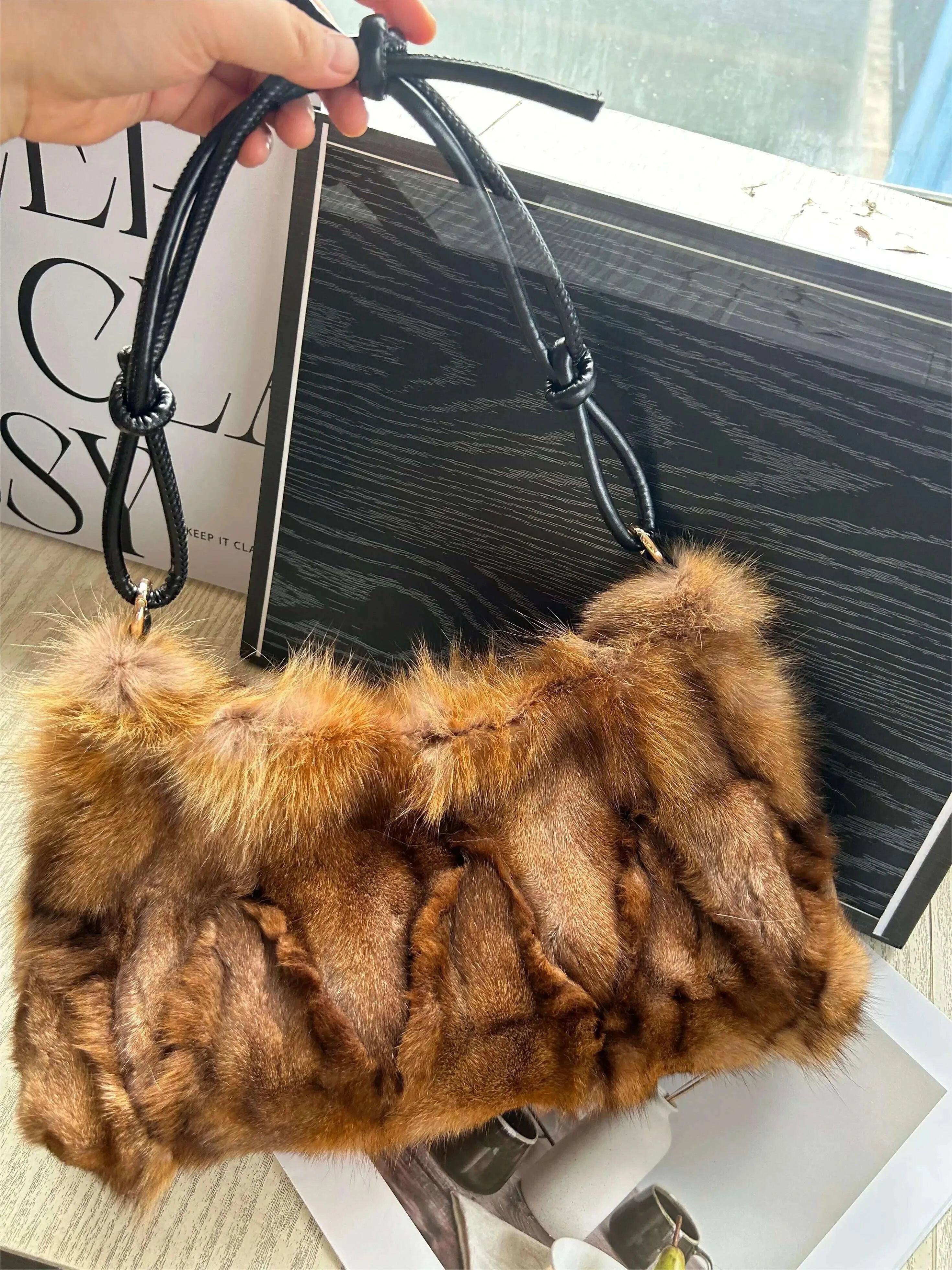winter-fox-fur-bag-womens-bag-fashion-handbag-ladies-bags-purses-women-shoulder-bag-real-silver-fox-fur-messenger-bagskimludkimlud-35556451