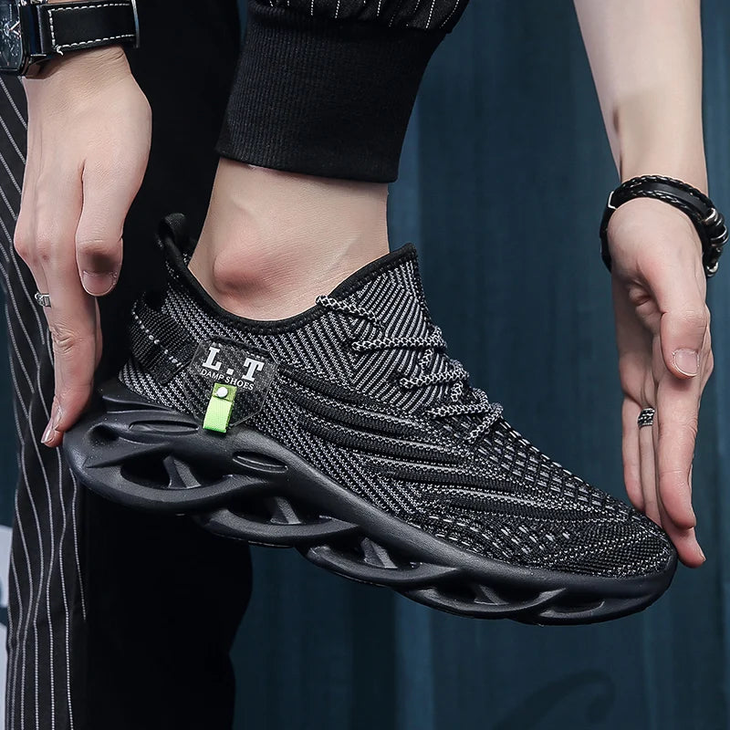 Breathable Men's Running Shoes Fashion Platform Men Casual Shoes Mesh Lightweight Anti-slip Outdoor Sneakers Work Black Tennis