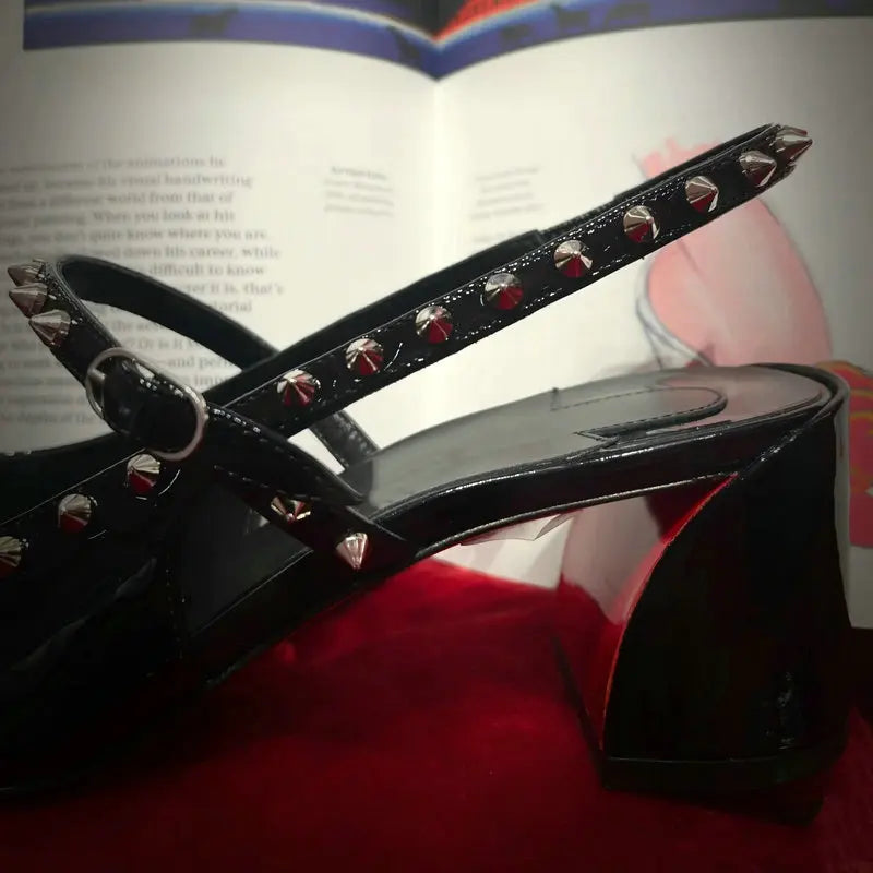 2025 New Style Thick Heel Rivet Mary Jane Shoes Female Summer French Temperament One-Word Buckle Strap Black Round Head Sandals