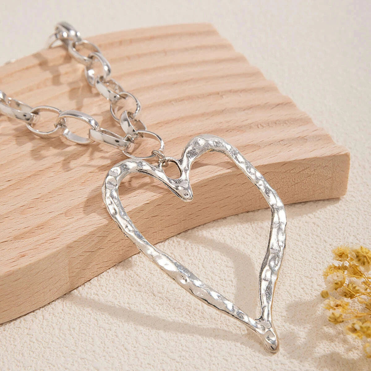 thick-chains-with-big-hollow-heart-pendant-necklaces-for-women-trendy-exaggerated-large-accessories-on-neck-2023-fashion-jewelry-kimlud-kimlud-33913568