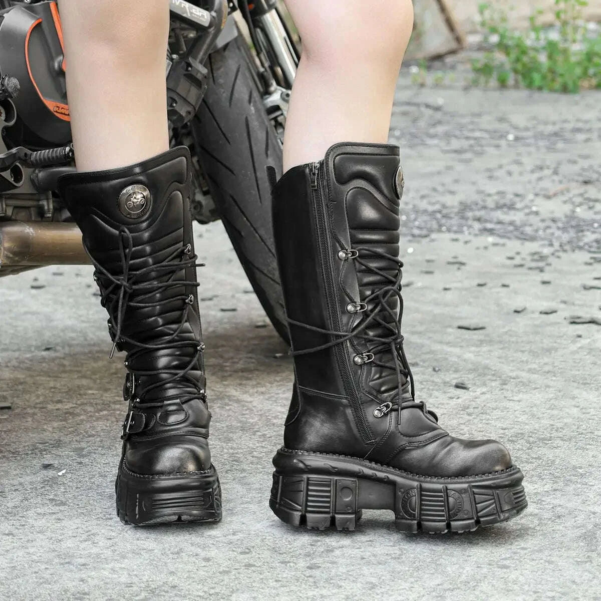 2024-high-spanish-locomotive-dark-punk-medium-tube-metal-thick-rock-men-and-women-the-same-style-platform-heels-bootskimlud-womens-fashion-34601599
