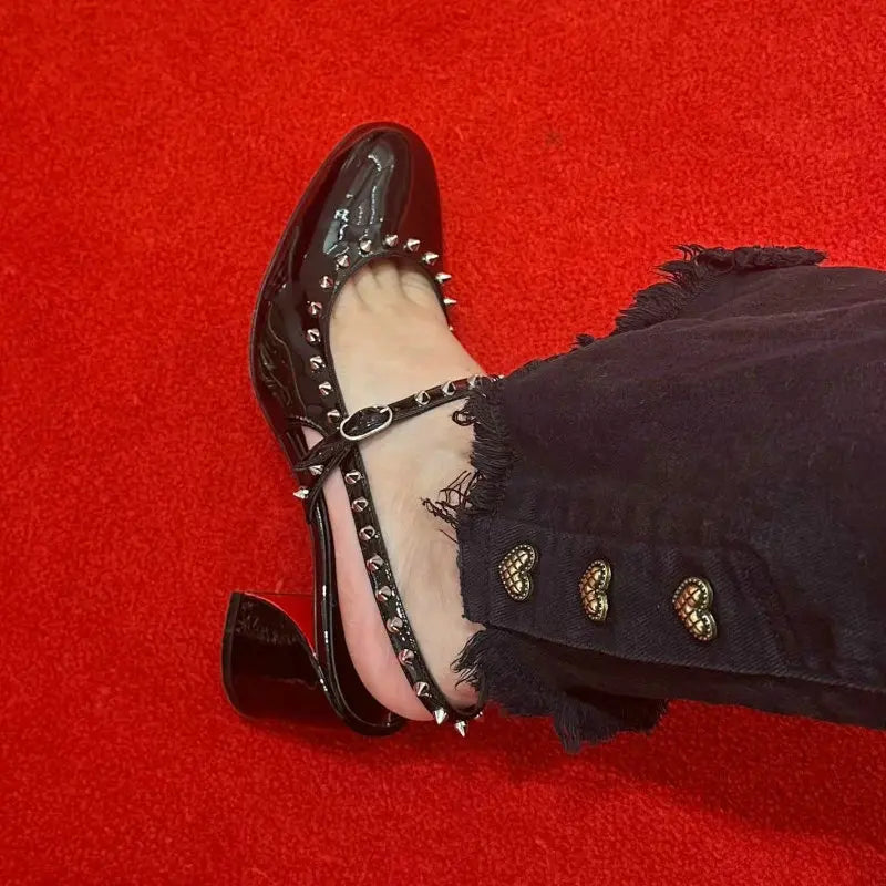 2025 New Style Thick Heel Rivet Mary Jane Shoes Female Summer French Temperament One-Word Buckle Strap Black Round Head Sandals