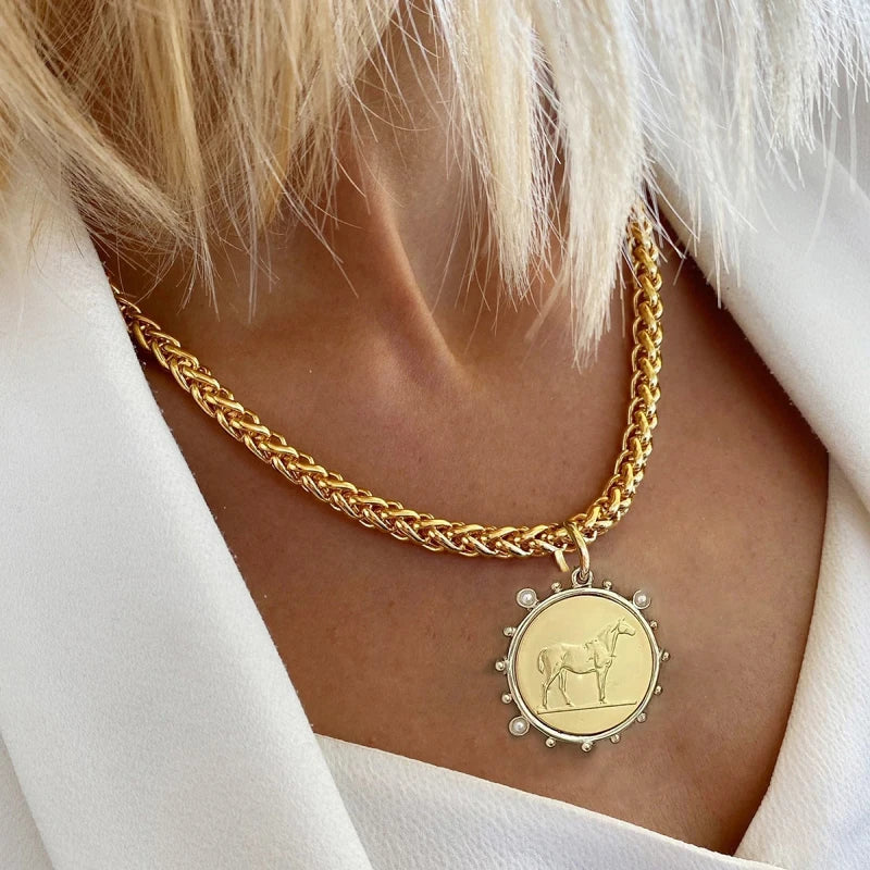 Malachite Two-Tone Horse Coin Necklace — Green | KIMLUD