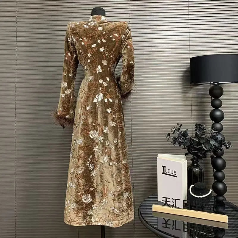 Golden Velvet Sequins Windbreaker Coat Autumn/Winter New English style Luxury Sequin Embroidered Women's Coat