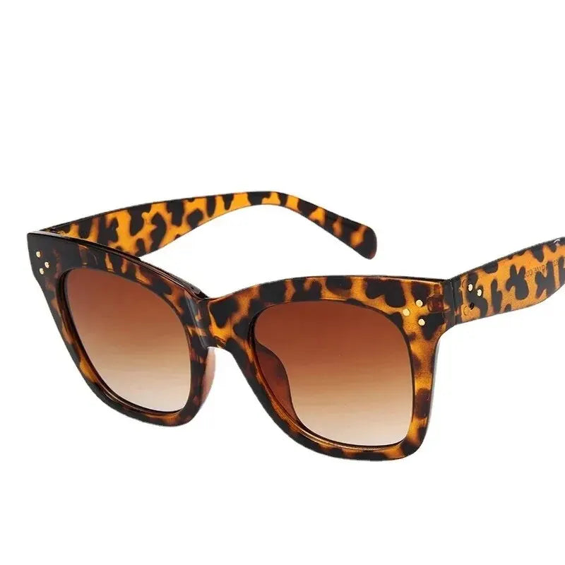 Luxury Rectangle Sunglasses Women Brand Designer PC Frame Gradient Lens Classic Rivet Shades Female Male Fashion Eyewear UV400