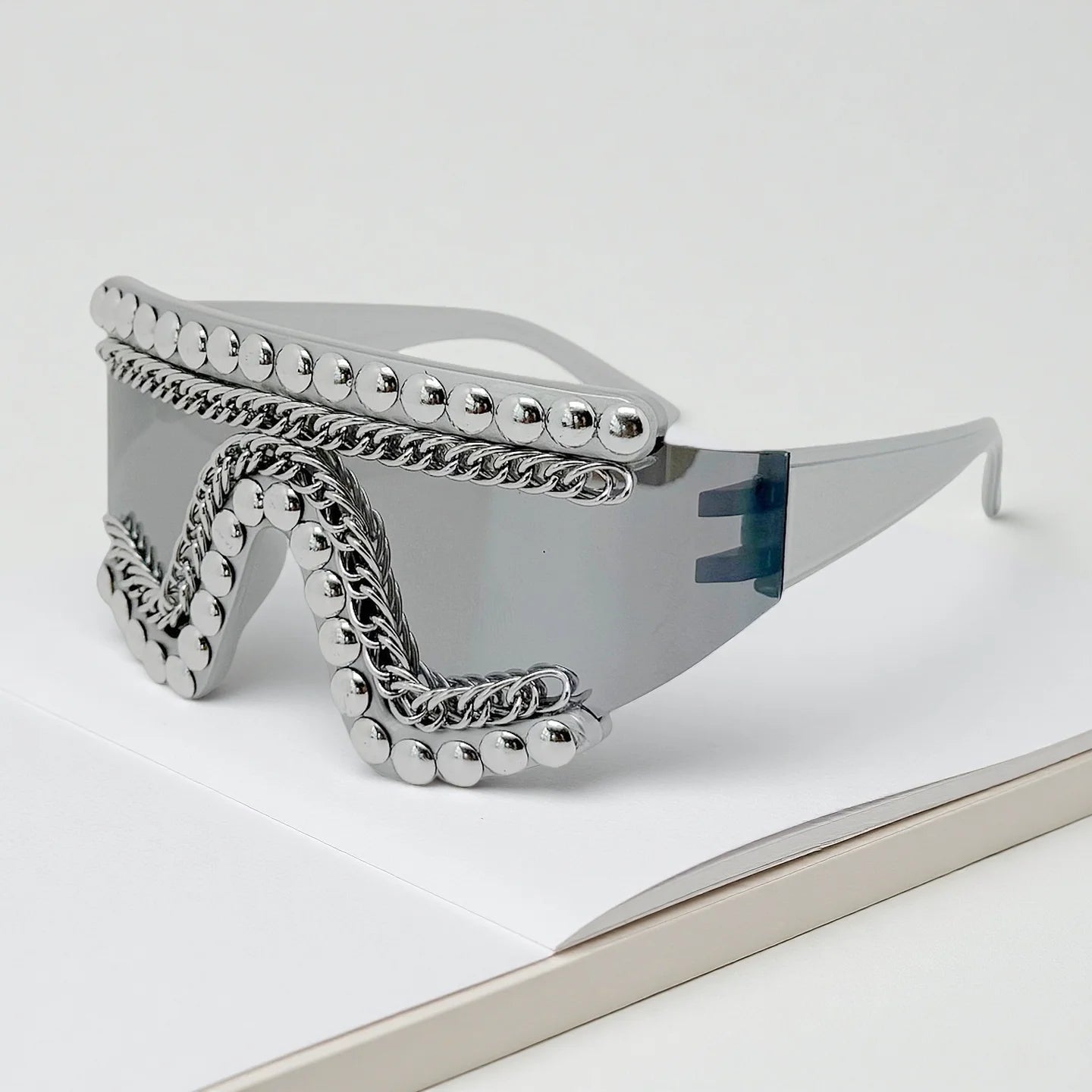 Plastic Frame Studded Chain Sunglasses — Black | KIMLUD