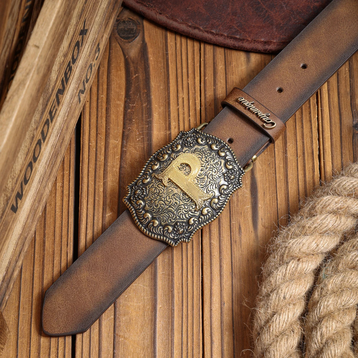A PU belt suitable for both men and women, combining the style of western denim and retro, is perfect for daily casual outings