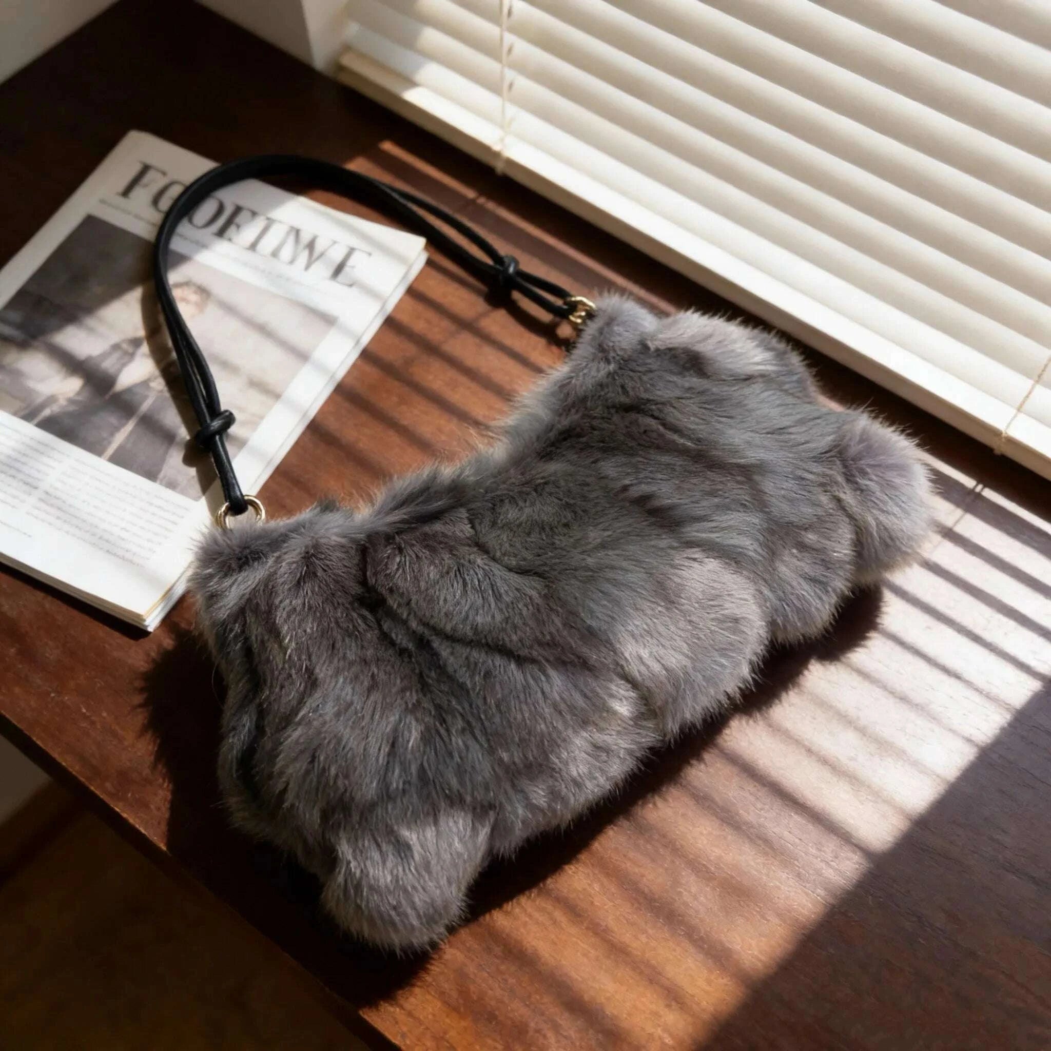 winter-fox-fur-bag-womens-bag-fashion-handbag-ladies-bags-purses-women-shoulder-bag-real-silver-fox-fur-messenger-bagskimludkimlud-35556455