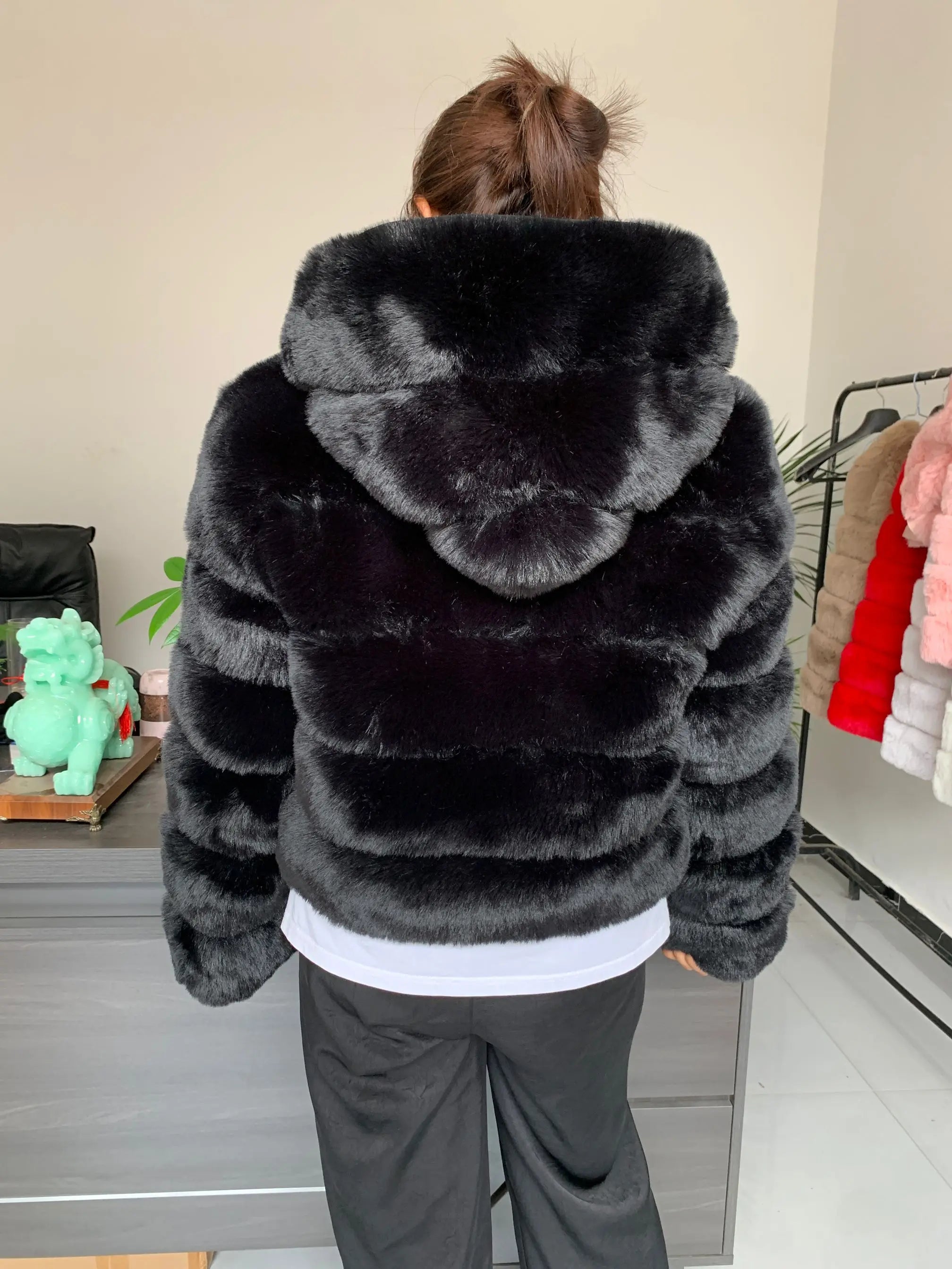 Women's faux fur coat hooded hot selling winter fashion warm hooded fur coat imitation fox faux fur good quality