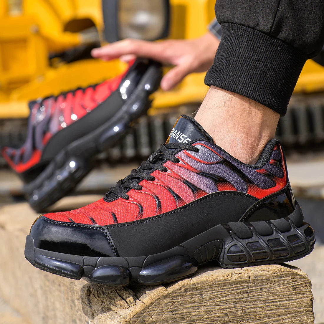 New Men Women Safety Shoes Anti-smash Anti-puncture Work Shoes Breathable Lightweight Work Sneakers Indestructible Shoes Boots
