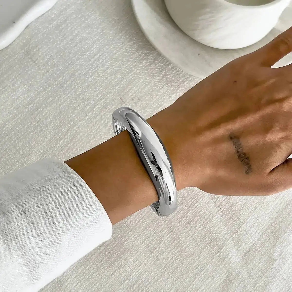 Punk Metal Spring Wide Bangles Geometric Interlocking Articulation — Gold | KIMLUD