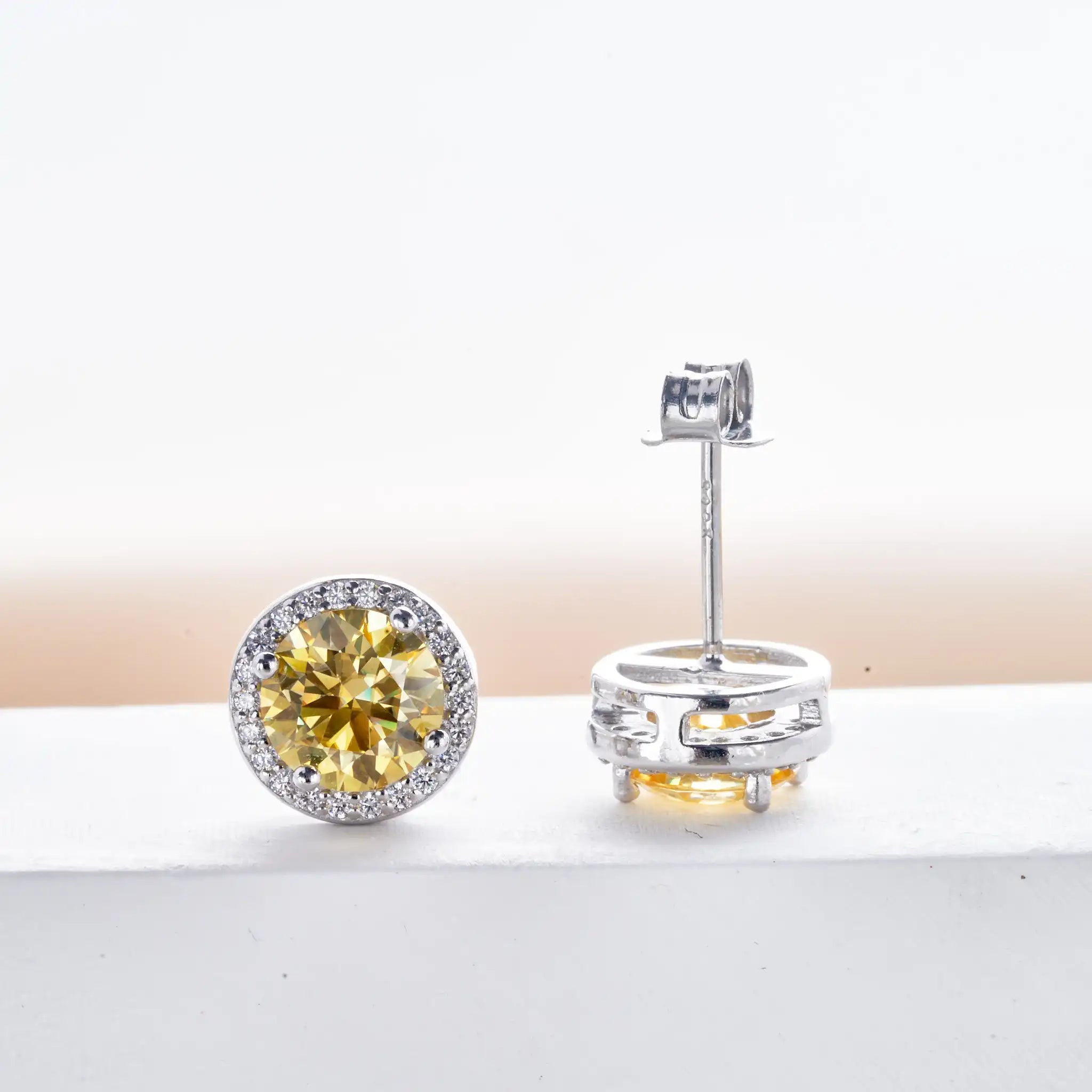 Sterling Silver Moissanite Round Stud Earrings 1.0ct Total — Colorless | KIMLUD