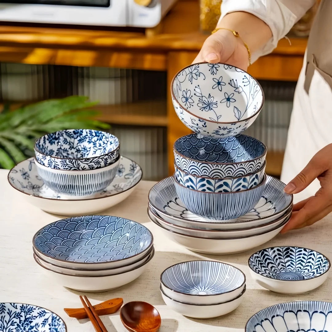 Hand Painted Ceramic Rice Bowl 4.5 Inch With Retro Rim And Japanese Motif — Blue And White | KIMLUD