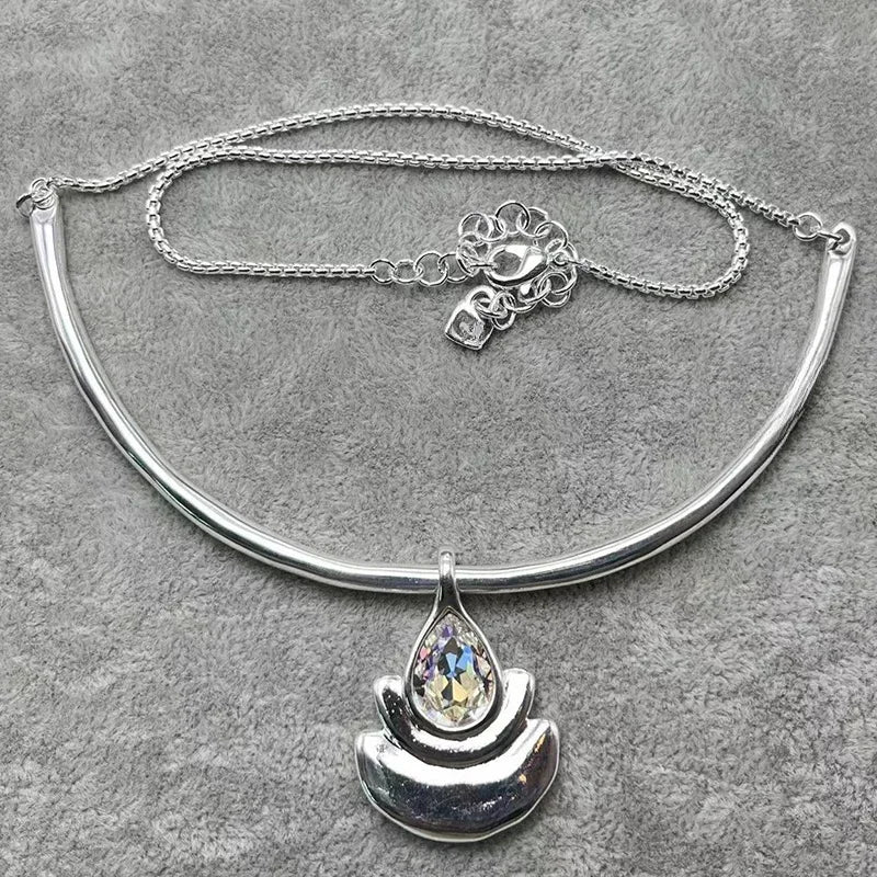 2025 Summer New Bestseller Shiny and Beautiful Blue Crystal Necklace, Women's Jewelry Gift