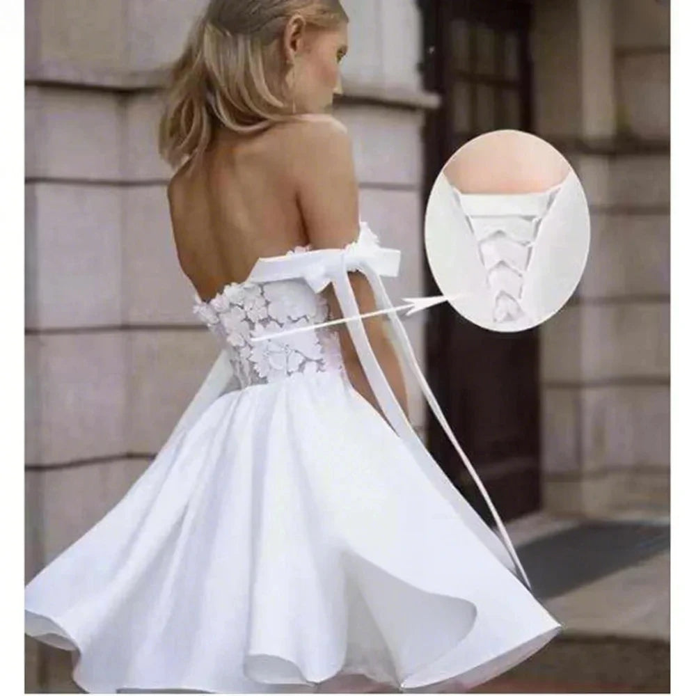 Sexy A-Line Short Cocktail Party Dresses Strapless Satin Sweet Bowknot Appliques Backless Homecoming Dress 2025 Free Customized