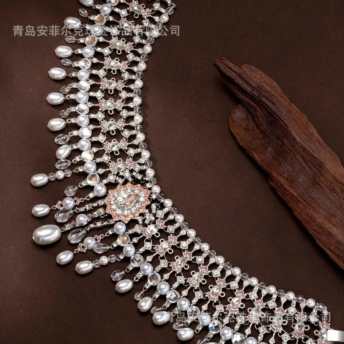 KEQIU Heavy industry imitation pearl tassel necklace, retro court Baroque style bridal dress, luxurious short necklace