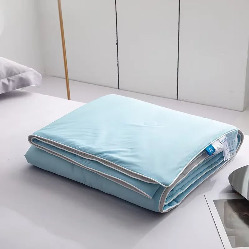 Cooling Blanket for Bed Silky Air Condition Comforter Lightweight Cooled Summer Quilt with Double Side Cold & Cooling Fabric