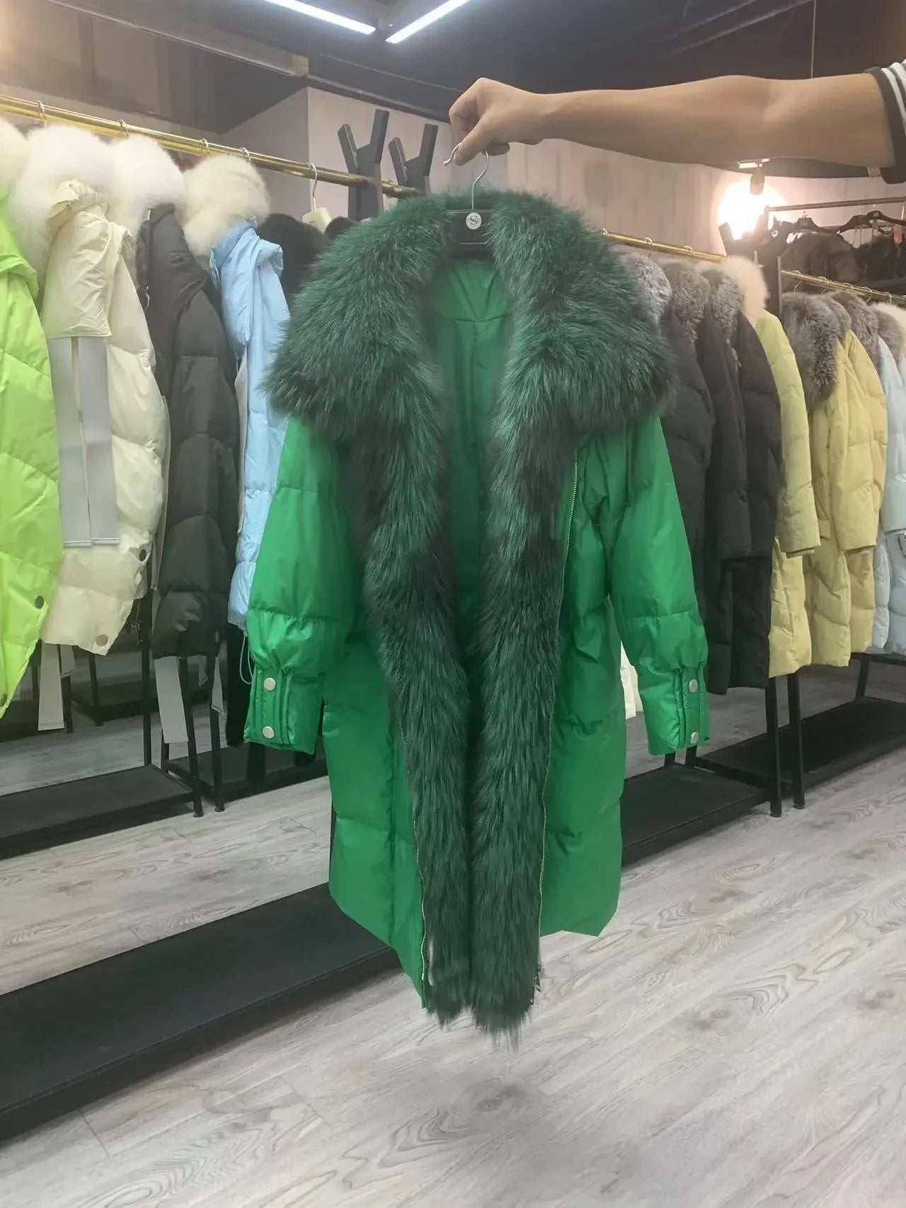 Hot Sales New Winter Long Goose Down Female Parka Fashion Thicken Warm Down Jacket with Large Real Fox Fur Collar Women Overcoat