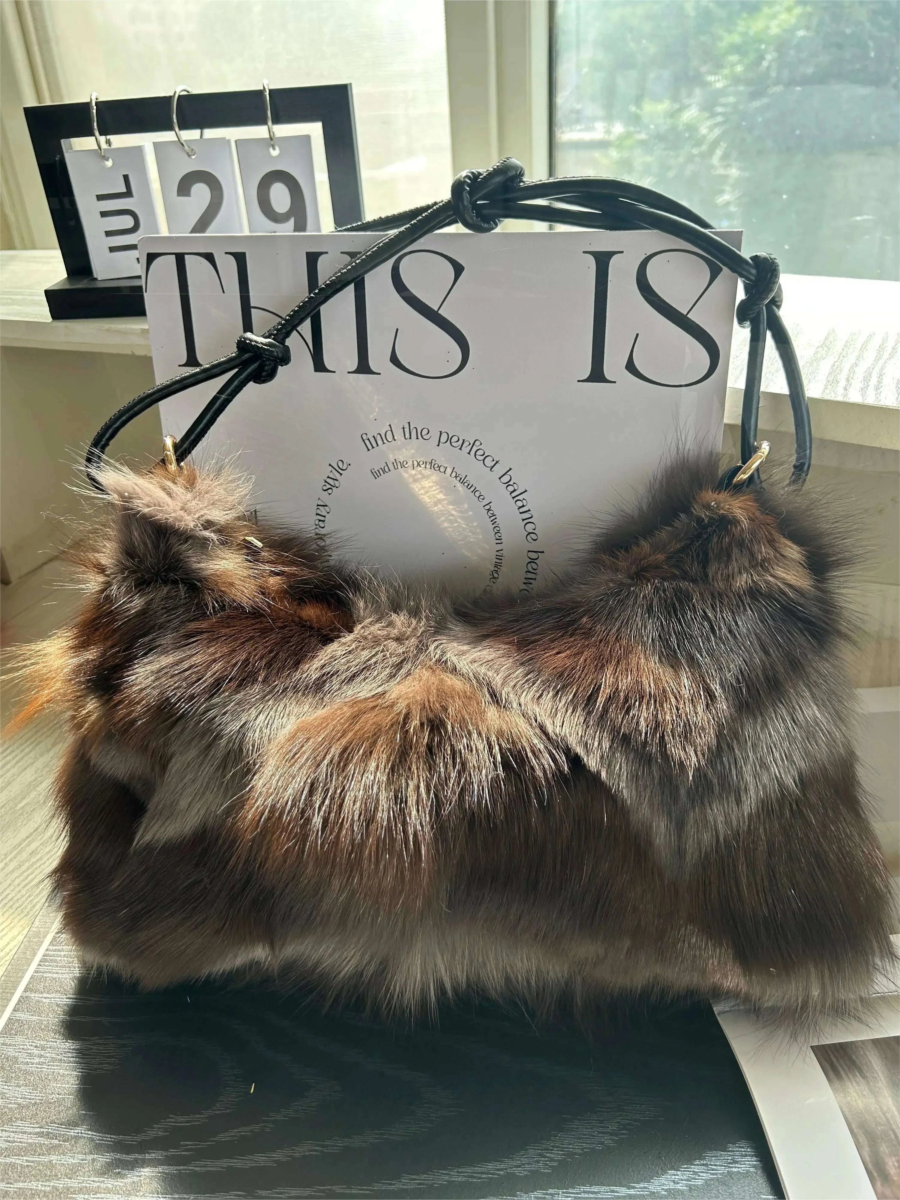 winter-fox-fur-bag-womens-bag-fashion-handbag-ladies-bags-purses-women-shoulder-bag-real-silver-fox-fur-messenger-bagskimludkimlud-35556439