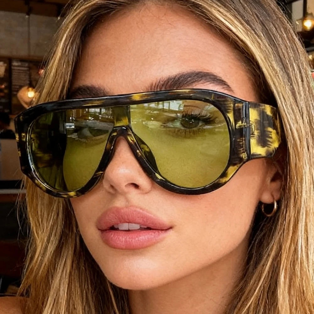 Sunglasses Oversized Gradient Plastic Frame Black | KIMLUD