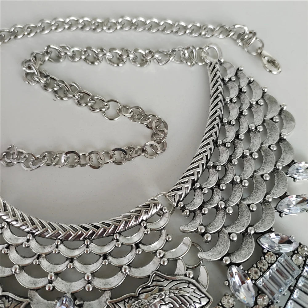 Statement Necklace – Rivet Crystal Deco – Zinc Alloy – Silver | KIMLUD
