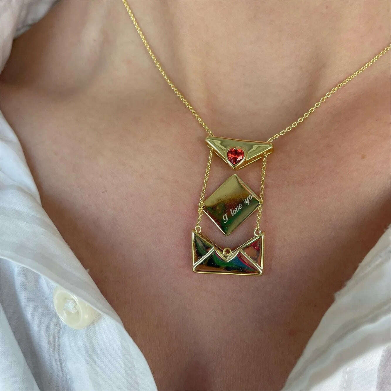 A copper envelope necklace inlaid with red hearts - KIMLUD