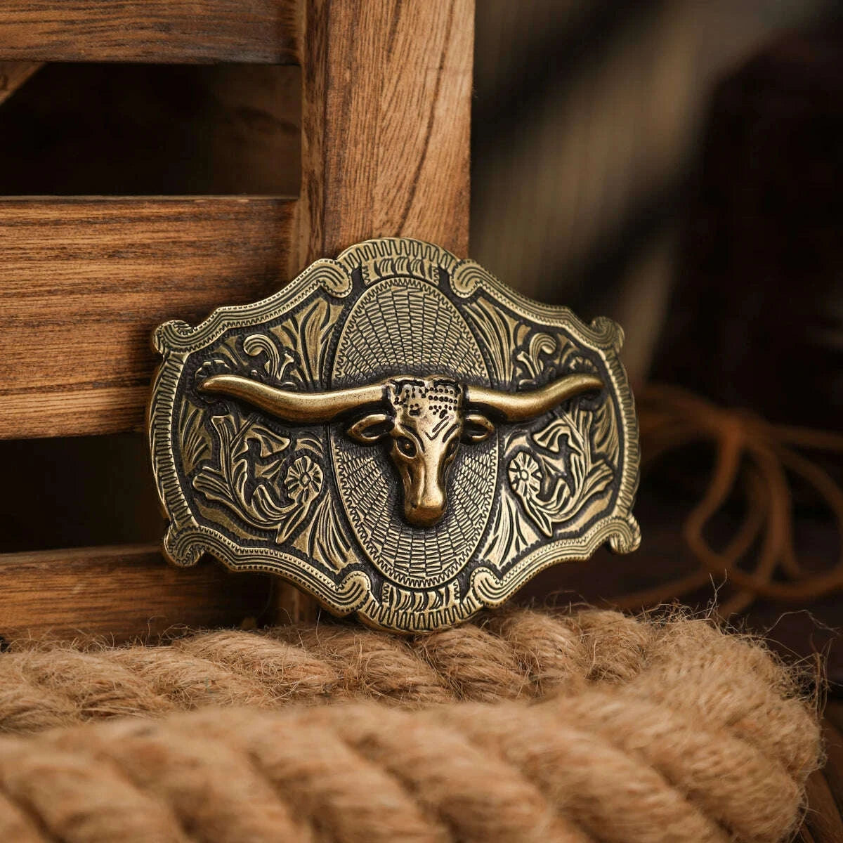 A Western-style metal belt buckle, a unique and retro belt buckle