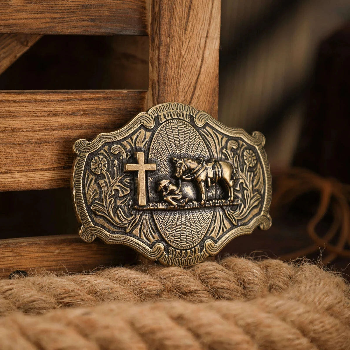 A Western-style metal belt buckle, a unique and retro belt buckle