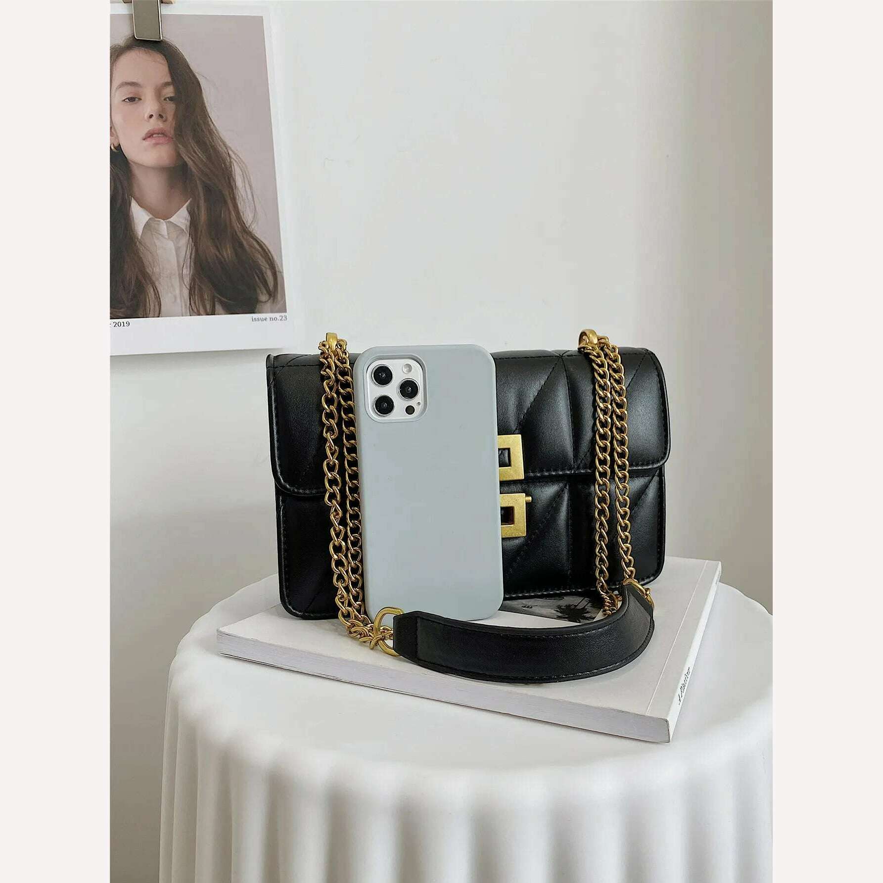 Diamond-Shaped Embossed Fashion Chain For Female Commuters With One Shoulder Messenger Bag - KIMLUD