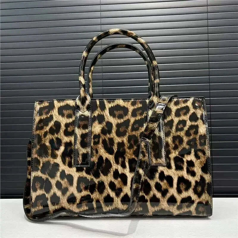 Elegant Large Capacity Lady's Tote Bag Fashionable Leopard Print Single Shoulder Bag High Quality Polyester Fiber Zipper Closure