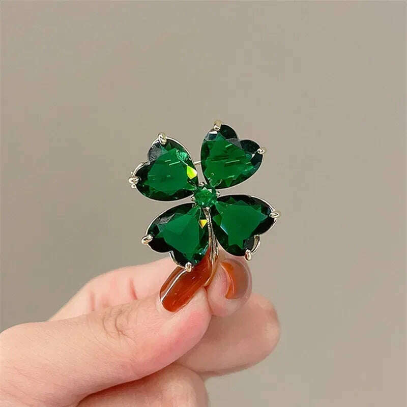 Lucky Grass To Prevent Walking Brooch Four-leaf Clover Vintage Emerald Color Brooch Female Wedding Suit Jewelry Accessories - KIMLUD