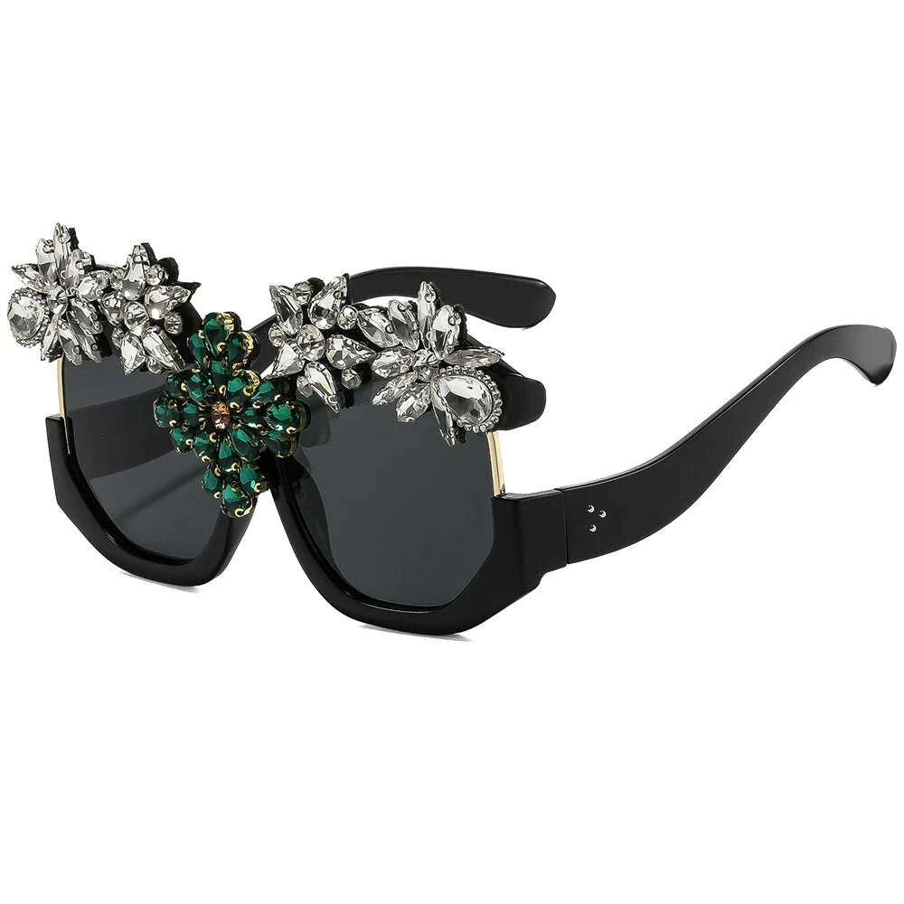 Oversized Floral Rhinestone Sunglasses Women Exaggerated Luxury Statement Eyewear for Retro Party Fashion Show V400