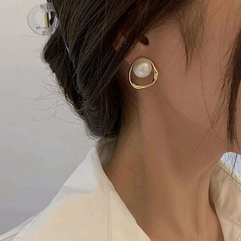 Trendy Sweet Burgundy Enamel Heart Earrings for Women Girl Gold Color Metal Love Heart Hanging Dangle Earrings Vintage Jewelry - KIMLUD