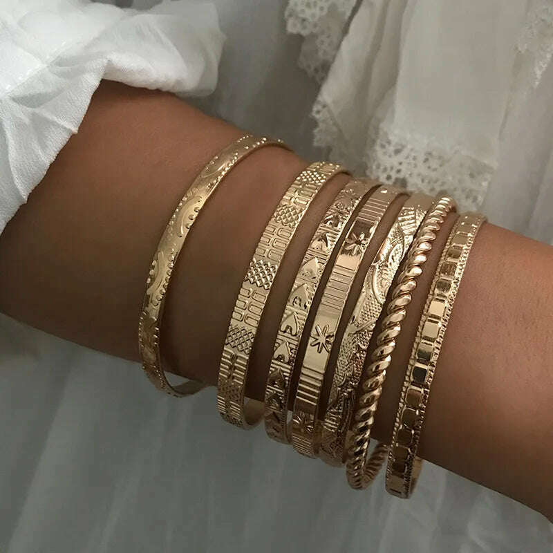 7 Pcs/Set Bohemian Vintage Metal Gold Peach Heart Geometric Carved Flower Open Bracelets Set for Women Fashion Jewelry Gifts - KIMLUD