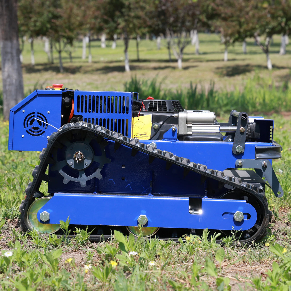 Robotic Lawn Mower – Remote Control – Tracked | KIMLUD