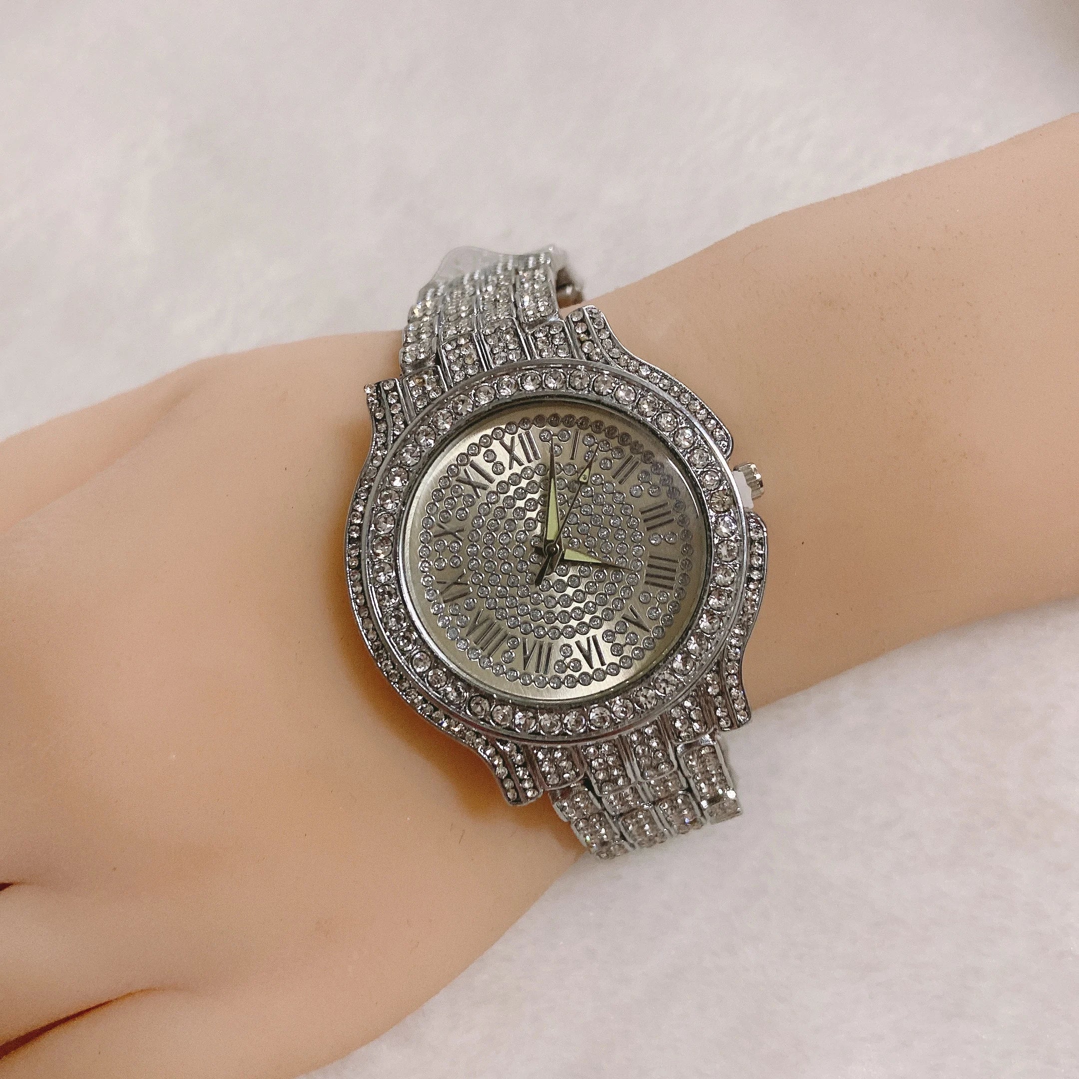 Latest Popular Fashion Gold Plated Bangle Bracelet Watch Wedding Party Gift Birthday Bridal Wristwatch