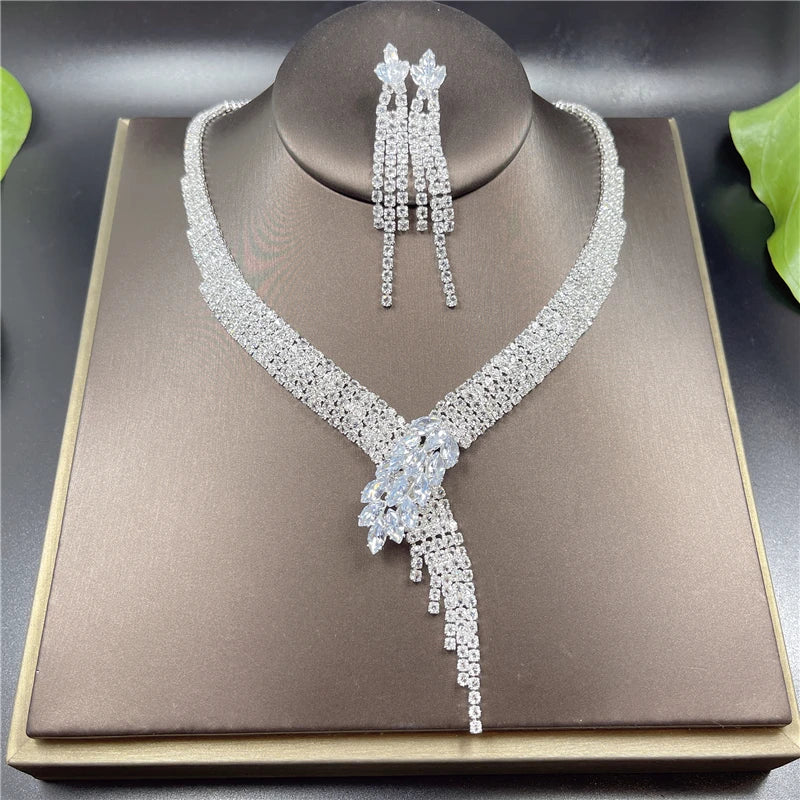 4 pcs Vintage Elegant Rhinestone Crystal Wedding Bridal Jewelry Set Europe Necklace Earring Bracelet Ring Costume Accessories