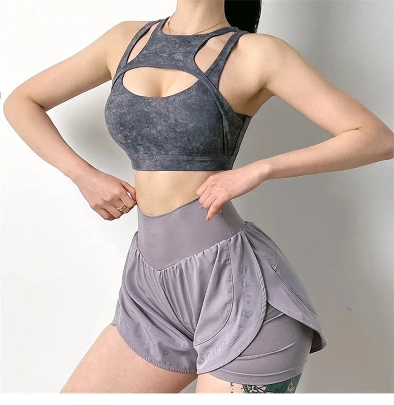 Knit Cloud Hide Sports Bra Crop Top With Pads — White | KIMLUD