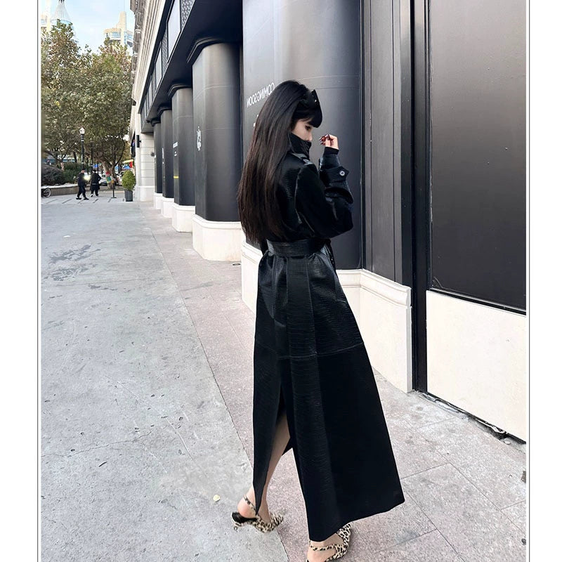 Retro Fancy Black Textured Windbreaker for Women 2025 Winter New High Neck Temperament Waist-Controlled Long Fur Coat