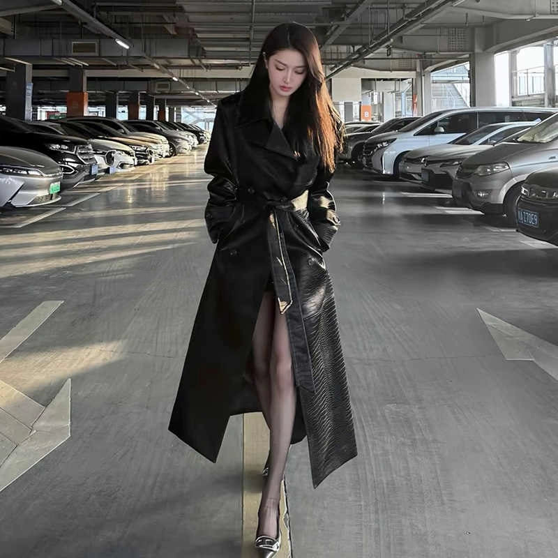 Yujie Cool and Chic Crocodile Pattern Patent Leather PU Leather Coat Outerwear Women Autumn New High-Grade Mid-Length Waist Hugging Trench coat